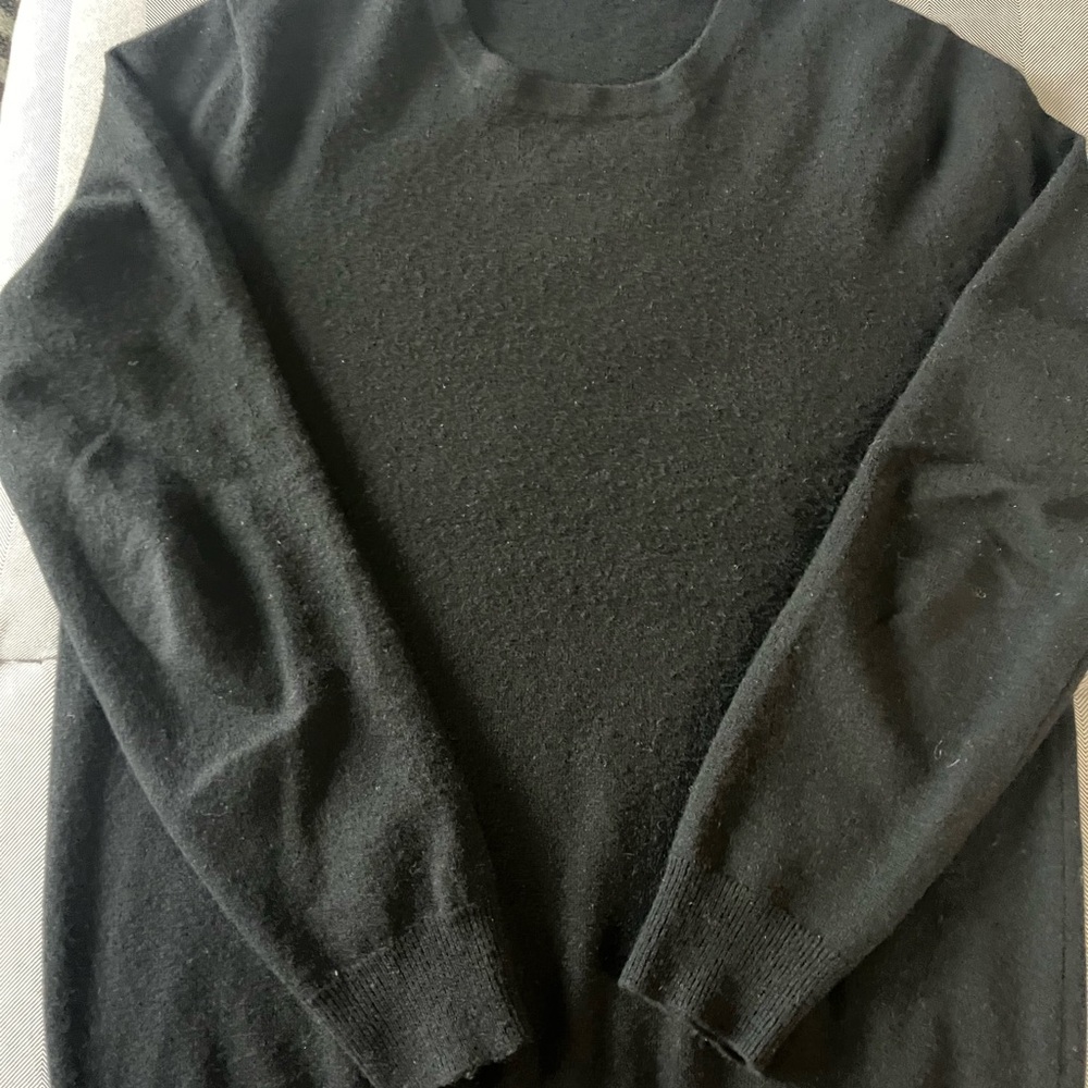 Classic Black Men's Cashmere Crewneck Sweater